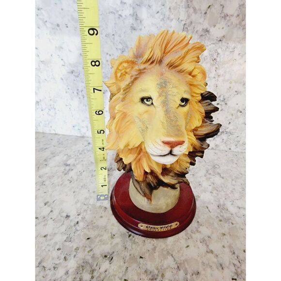 Classic Wildlife Collection Vtg Lion Figurine Heavy Statue 8.5" Tall Animal - Picture 8 of 8